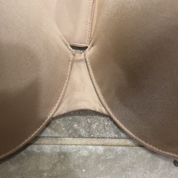 SOMA VANISHING BACK
Full Coverage Bra Size 42D - Picture 3 of 14